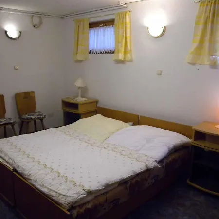 Appartement 1 *
