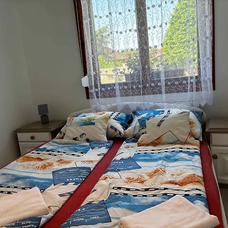 Apartment In Balatonbereny - Balaton 18046 Daire