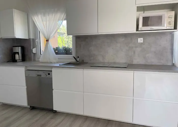 Apartment In - Balaton 18046 Balatonberény